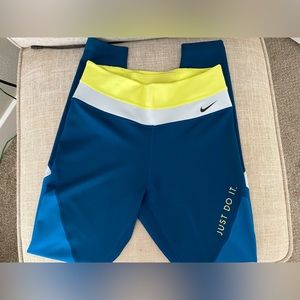 Nike workout leggings🩵